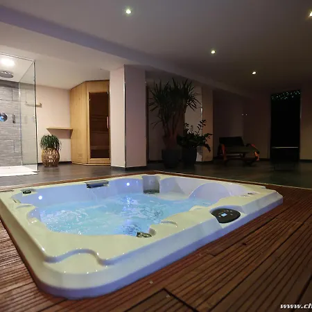 Ds Plaisir Avec Sauna, Jacuzzi A 住宿加早餐酒店