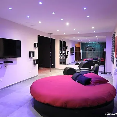 Ds Plaisir Avec Sauna, Jacuzzi à 4*