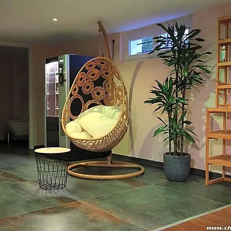 Ds Plaisir Avec Sauna, Jacuzzi A 住宿加早餐酒店